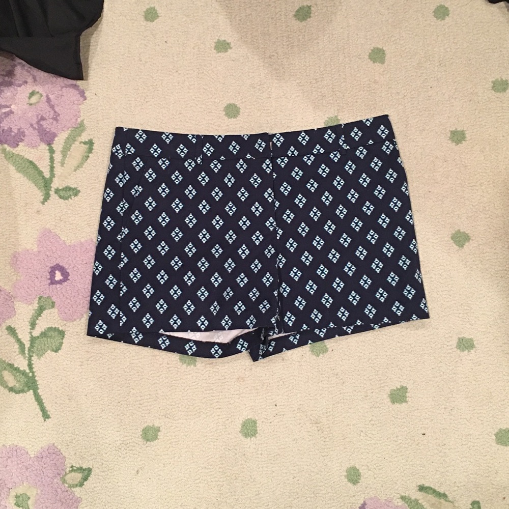 Kenar shorts. Stretchy